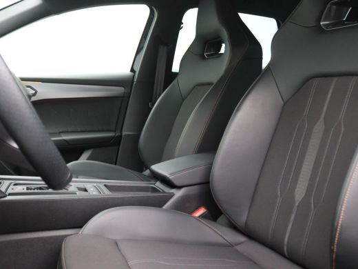CUPRA Leon Sportstourer 1.4 e-Hybrid Business 204PK DSG full led, adaptive cruise, keyless, side assist, alarm, stuur-sto... ActivLease financial lease