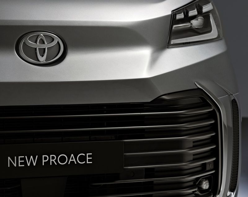 Toyota ProAce Worker 50kWh ev truck challenger standard range 100kW aut